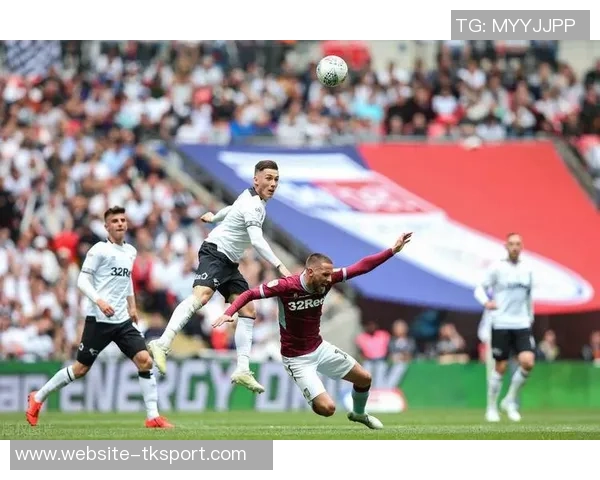 克莱蒙与索肖对决前瞻分析双方状态与战术布局探讨 克莱蒙与索肖对决前瞻分析双方状态与战术布局探讨